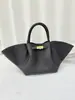 Bolsa de Mão de Couro Genuíno com Design de Asa para Mulheres, Atacado da Fábrica de Guangzhou, Bolsa Grande para o Dia a Dia para Mulheres, Em Estoque