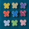 Pendientes de resina con forma de mariposa y lentejuelas de diamante, diseño de flor pequeña, de Corea del Sur, para hacer tú mismo, accesorios para el cabello, fundas de teléfono para mujer, venta al por mayor