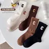 Calcetines de punto con letra C a media pantorrilla para mujer Otoño/Invierno Calcetines deportivos para hombre Estilo Pareja Ins Tendencia Alta Elasticidad Calcetines Largos de Algodón