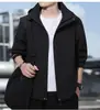 Jaqueta masculina moderna e versátil, camada única à prova de vento para atividades ao ar livre, marca da moda, jaqueta de montanhismo, disponível em estoque, destacável