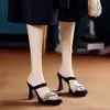 Chinelos de Salto Alto com Strass para Mulheres, Novo Estilo Verão 2026, Plataforma Impermeável Suave, Sandálias Confortáveis de Salto Grosso
