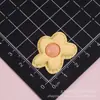 Accesorios de resina de flores pequeñas irregulares multicolor para manualidades con pegamento de crema para fundas de teléfono, pasadores de pelo, accesorios para el cabello y llaveros al por mayor