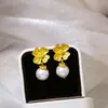 Aguja de Plata Color Dorado Nuevo Estilo Chino Retro Diseño de Alta Gama Moda Simple Lujo Ligero Nicho Temperamento Pendientes para Mujer