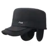 Chapéu de inverno à prova de vento e frio com topo plano para homens de meia-idade e idosos, chapéu quente com forro de fleece e proteção para as orelhas para pais e avôs, chapéu masculino de lã e algodão