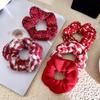 Año Nuevo estilo elegante a cuadros rojos fragante anillo para el pelo de lana gruesa de seda dorada otoño e invierno todo-partido nicho alta calidad anillo de intestino grueso grande