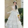 Vestido de Pastel de Lunares Suaves para Vacaciones + Chal 2026 Primavera Cintura Ceñida Adelgazante Conjunto de Vestido de Tirantes con Cinta