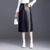 Saia de couro midi elegante e versátil para mulheres, nova saia lápis justa de cintura alta com fenda para outono e inverno de 2026