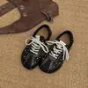 Outono 2026 Mais Vendidos Sapatos Casuais Versáteis Cadarços Bicolores Respiráveis Sapatos com Estampa de Leopardo Sapatos Retro de Solado Plano Sapatos de Treino Alemães Femininos