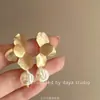 Pendientes de Flor de Gota de Diamante de Aguja Plateada Versátiles Simples de Gama Alta Pendientes de Nicho Temperamento Pendientes de Moda Wholesale Mujeres