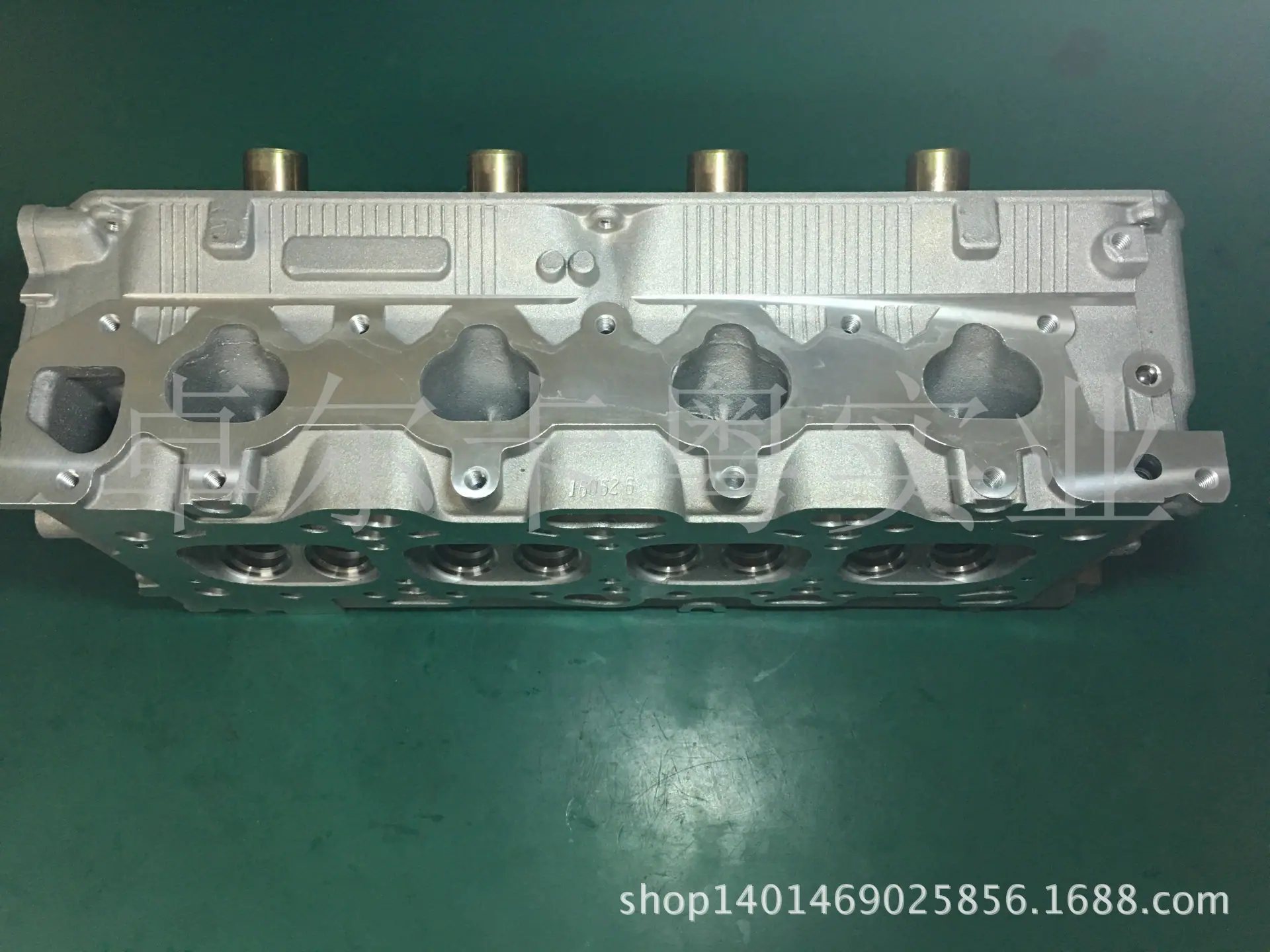 三菱 缸盖 4G63 4G64 MD305479 侧面