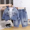 Conjunto de Primavera y Otoño para Niños 2026 Nuevo Elegante Conjunto de Tres Piezas de Mezclilla con Mangas Largas para Niños Ropa de Primavera y Otoño para Bebés Venta al por Mayor