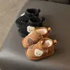 Botas de nieve para niños invierno nuevo estilo dibujos animados para niños zapatos de algodón con terciopelo extra gruesos para niñas pequeñas antideslizantes cálidos zapatos de algodón grandes