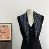 Bufanda Triangular de Algodón con Cuadros Pequeños Estilo Literario Japonés K-Style Versátil para Hombres y Mujeres Protección Solar Cálida Bufanda de Viaje Bufanda Decorativa
