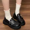 Zapatos de cuero retro para mujer con plataforma gruesa, nueva colección de otoño 2026, perfectos con vestidos, con un estilo británico retro, suela suave y mocasines que aumentan la altura
