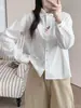 Camisa branca bordada estilo college, feminina, manga longa, corte solto, top versátil para o trabalho, efeito emagrecedor, adequada para baixinhas