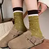 Meias Listradas Color Block Outono e Inverno Novas Meias Femininas Verde Café com Bolinhas e Babados de Renda Versátil Tendência Estilo Japonês Meia de Cano Médio