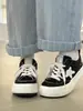 Sapatos Casuais de Lona Brancos Planos com Design de Nicho para Mulheres, Modernos e Versáteis, Novos Tênis Chiques 2026