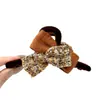 Presilha de Garra para Cabelo com Flor e Laço de Pelúcia para Mulheres, Presilha Grande para Cabelos Grossos, Acessório de Cabelo Tipo Presilha Tubarão