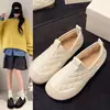 Zapatos de Mujer de un Paso Cálidos de Suela Blanda Nuevo Estilo Otoño/Invierno 2026 Moda Simple Antideslizantes de Fondo Plano con Felpa Adicional Zapatos de Madre para Mujer