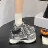 Aumento de altura interior Zapatos de entrenamiento alemanes para mujer Moda de verano Nuevos zapatos de papá Zapatos casuales Zapatos deportivos Zapatos para correr