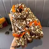 Novo Lenço Estampado Estilo Coreano de Algodão e Linho Imitado para Transmissão ao Vivo 2025 Cachecol Quente Clássico Europeu e Americano para Outono e Inverno com Xale