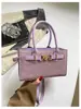 2026 Nova Bolsa de Mão Tote com Padrão Espinha de Peixe Roxo Taro Fivela de Metal Retrô Bolsa Feminina Fashion Versátil Bolsa Transversal