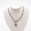 Cadena de Nariz de Cerdo Colgante de Perla Verde Tahitiana Imitación Hebilla Ot Collar Cadena para Suéter Pulsera Diseño de Lujo de Nicho Accesible para Mujeres