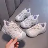 Zapatillas para niñas 2026 nuevas de primavera y otoño para niños, zapatos casuales de moda, transpirables, funcionales, de suela blanda para niñas
