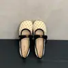 Sapatos Femininos Planos com Bolinhas Estilo Francês Inspirados na Chanel 2026 Novo Verão Malha Respirável Sapatos Mary Jane