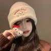 Lindo Gorro de Lana Tejido Bordado con Cachorro para Mujer 2025 Nuevo Otoño e Invierno Pequeño Versátil Que Muestra el Rostro Gorro para Circunferencia de Cabeza Grande