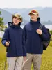 Chaqueta exterior 3 en 1 a prueba de viento e impermeable para hombres y mujeres, adecuada para otoño e invierno, con forro adicional de algodón para mayor calidez y una capa interior rellena de plumón, lo que la convierte en una chaqueta de trabajo versátil