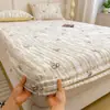 Juego de sábanas de tres piezas, engrosado y estampado, con acabado de terciopelo de leche tridimensional, adecuado para dormitorios de estudiantes, tamaño individual, protector de colchón de 1.5m