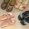 Tamancos de Ballet Novo Estilo com Flores Artificiais de Alta Qualidade, Adequados para Férias de Verão na Praia, Fivelas Doces, Acessórios Destacáveis