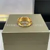 Anillo con Patrón de Diamantes con un Toque de Lujo de Alta Gama, Moda de Lujo Ligero Estilo Ins, Anillo Sencillo de Oro V Coco Coco Inspirado en Chanel para Mujer, Versión de Alta Gama CNC