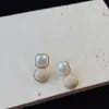 Pendientes de Perla con Goteo de Aceite Franceses de Alta Gama Electrochapados en Oro Real para Mujer, Pendientes Cuadrados Sencillos Estilo Hong Kong Color Khaki Cálido