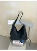 Bolsa de Veludo Camurçado Feminina 2026 Nova Outono Casual Retrô Bolsa de Ombro Único Grande Capacidade para o Dia a Dia Bolsa Tote Transversal