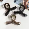 Novo Prendedor de Garra para Cabelo Simples de Tamanho Médio Estilo Transfronteiriço para Penteados Semi-Presos, Acessório de Cabelo Tipo Pinça Shark para Mulheres Atacado