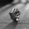 Anillo Retro de Diseño Explosivo de Nicho Anillo de Cabeza de Lobo Viejo Joyería de Mano Clásica de Moda para Pareja