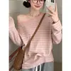 Camisa Base Listrada Color Block Diagonal Off-Shoulder para Mulheres, Camiseta Casual Solta Oversized de Manga Longa para Primavera e Outono