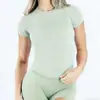 Mais vendido na Europa e América, conjunto de yoga modelador com alta elasticidade, sportswear absorvente de suor e respirável, top e shorts para corrida e fitness para mulheres