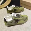Nuevas zapatillas con cordones para estudiantes, zapatos casuales para mujer con suela blanda y estampado de estrellas, zapatillas de entrenamiento alemanas, estilo coreano 2026, zapatos planos de tela cómodos y versátiles