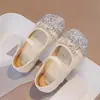 Sapatos de Princesa para Meninas 2026 Novo Estilo Primavera e Outono Brilhantes Salto Alto Sapatos de Festa Infantis com Strass
