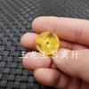 Colgante de joyería flotante fluorescente hebilla de cera de abeja de agua salada colgante hebilla de cera de abeja color amarillo aceite de pollo colgante de collar