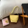Bolso Cubo de Nicho de Alta Apariencia para Mujer, Nuevo Modelo Primavera 2026, Bolso de Mano Acolchado, Bolso de Hombro y Cruzado para el Trabajo