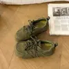 Tênis de treino retro alemão para mulheres, coleção outono/inverno 2026, com sola grossa, versátil, camurça, casual, esportivo e projetado para fazer os pés parecerem menores, tênis de sola reta