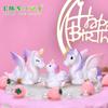 Pastel de fantasía de cuento de hadas con micro paisajismo, adornos pequeños, cielo estrellado romántico, unicornio, animal lindo, manualidades de resina, colgante