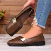 Comercio Electrónico Transfronterizo Otoño 2026 Zapatos de Tacón Bajo Retro Nuevos Zapatos Individuales para Mujer Mocasines de Cuero con Hebilla Suave Punta Cuadrada Zapatos Pequeños de Cuero