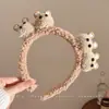 Diadema divertida estilo coreano de dibujos animados para mujer, con diseño de peluche, perfecta para usar al aplicar mascarillas faciales o lavarse la cara, y también adecuada para crear un peinado de coleta alta.