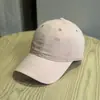Gorra de Béisbol Retro Americana con Bordado de Letra Pequeña, Estilo Urbano de Moda, Diseño de Nicho, Casual y Versátil, Hace que la Cara Se Vea Más Pequeña