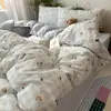 Conjunto de cama de algodão puro grau A para mães e bebês, com toque de nuvem, para dormir sem roupa, conjunto de capa de edredom e lençol de quatro peças com tema de desenho animado, ultra macio, conjunto de três peças para estudantes